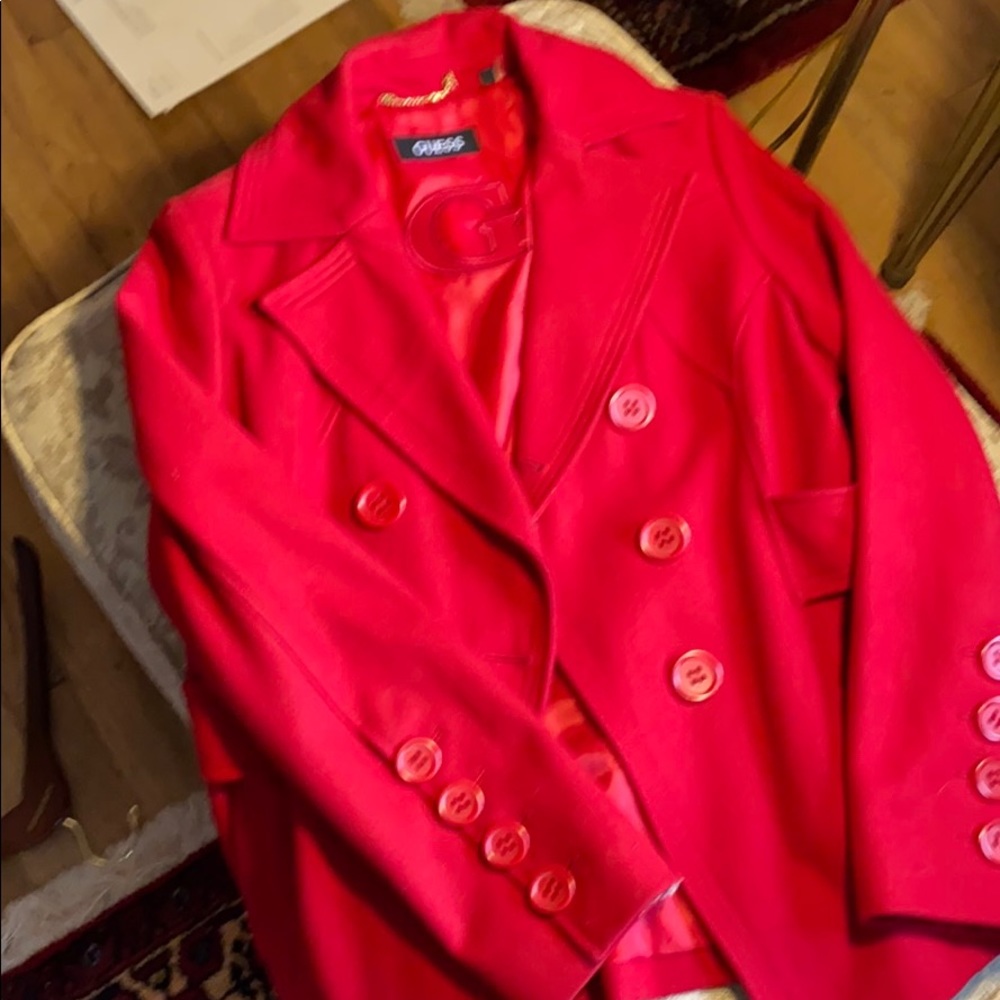 STUNNING GUESS COAT